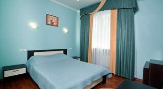 Гостиница Натали Краснодар Улучшенный двухместный номер с 1 кроватью или 2 отдельными кроватями-5